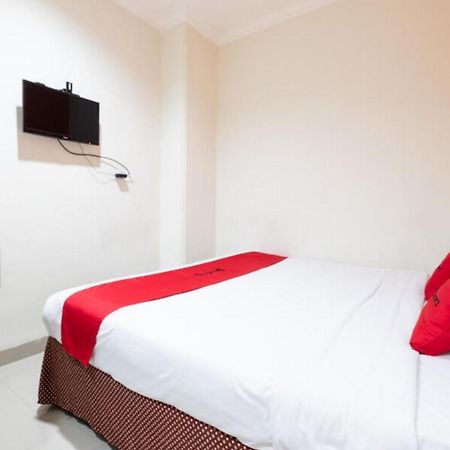 Reddoorz Plus @ Hotel Alden Makassar Exterior photo