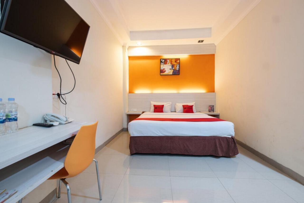 Reddoorz Plus @ Hotel Alden Makassar Exterior photo
